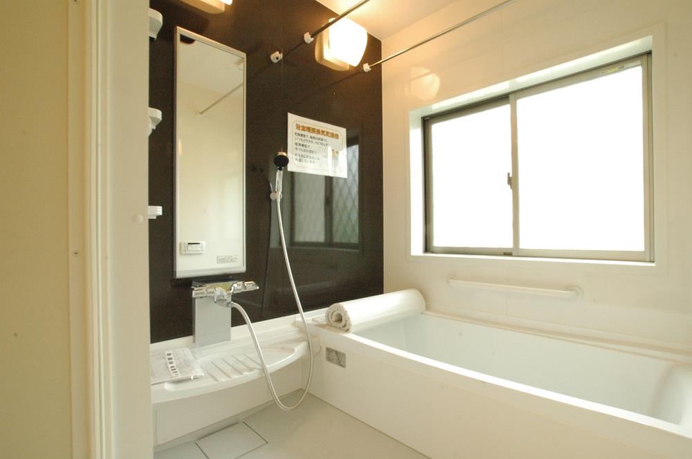 Bathroom. Indoor (12 May 2013) Shooting 1 Building