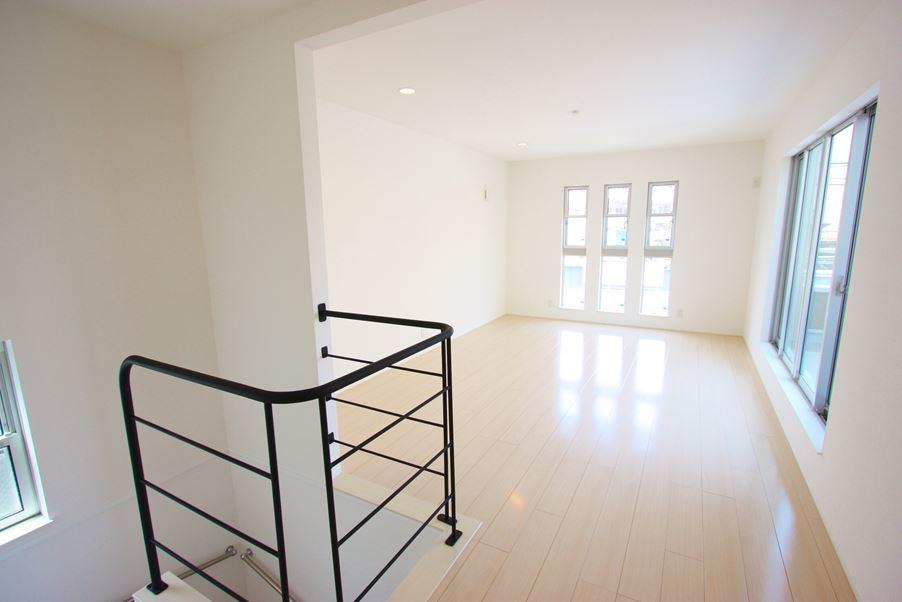 Living. Open and bright LDK 19.2 Pledge!