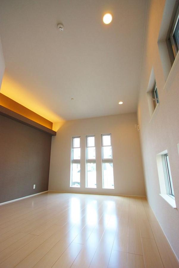 Other introspection. The main bedroom has decided to chic!