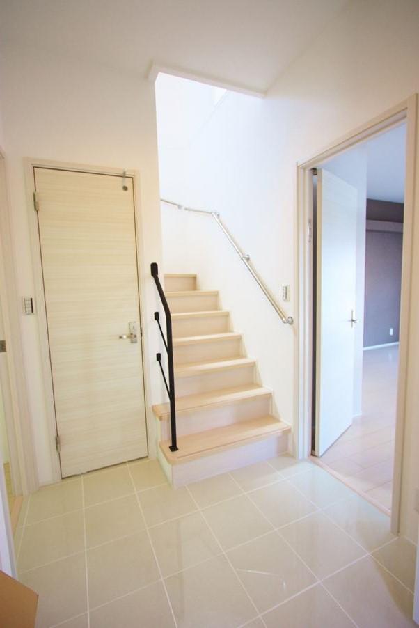 Entrance. Cool entrance hall of the floor is tiled