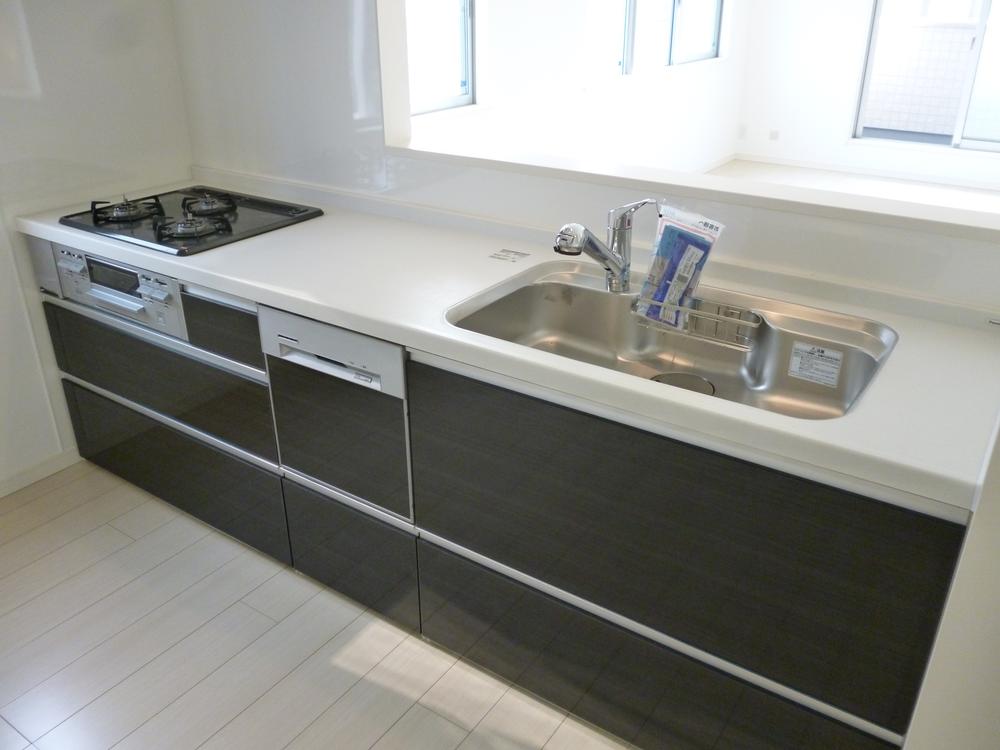 Same specifications photo (kitchen). The company construction cases