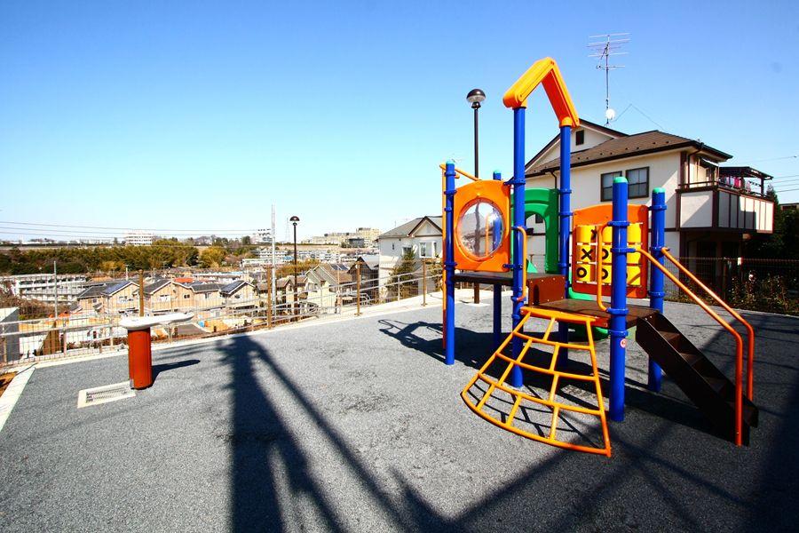 Other. Nagasawa Wakaba park has playground equipment equipment and benches, Holiday will spend slowly with your family.