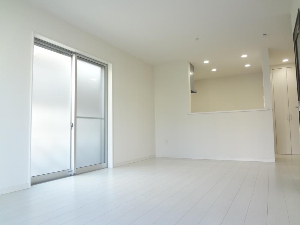 Living. 5 Building. It is LDK.