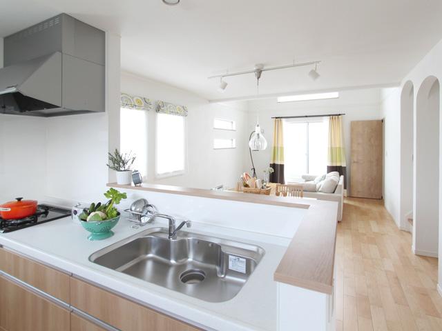 Kitchen. (MH kitchen) Is easy to take family and communication are in the living room, Adopt a popular open kitchen. Rest assured that a small child is can have in the living eye can reach.