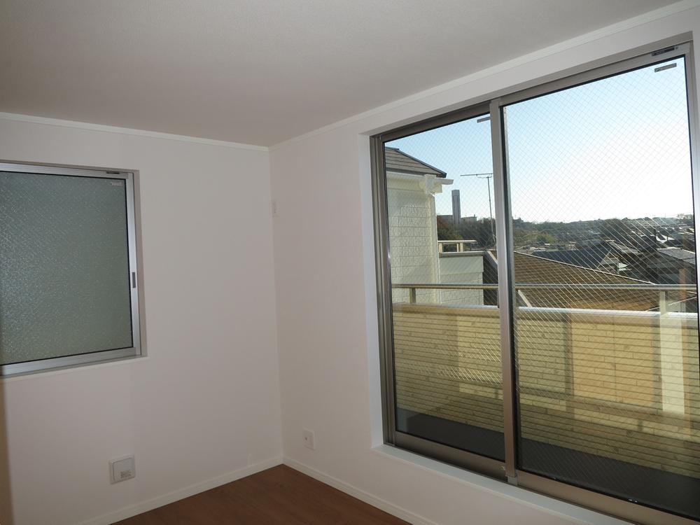 Non-living room. Local (12 May 2013) Shooting