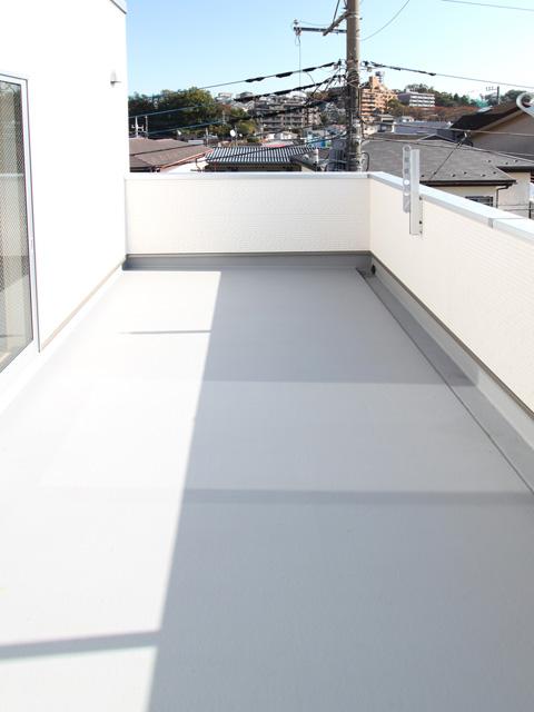 Balcony. Balcony Hoseru a lot of laundry and futon. By the roof balcony, It has secured the width and depth. Much space drink a little gardening and tea will rise to room.