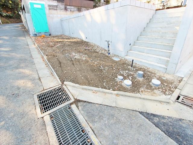 Other local. Two parking-friendly car!