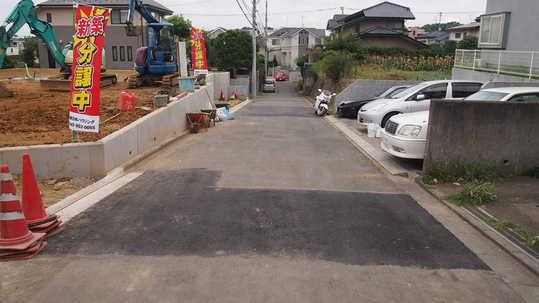 Local photos, including front road. Frontal road