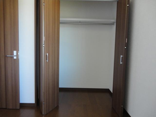 Receipt. 1 Building storage. The color depends on the Building.