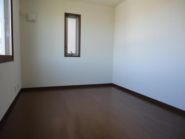 Other introspection. 1 Building Western-style. The color depends on the Building.