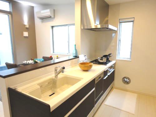 Same specifications photo (kitchen). Kitchen construction cases