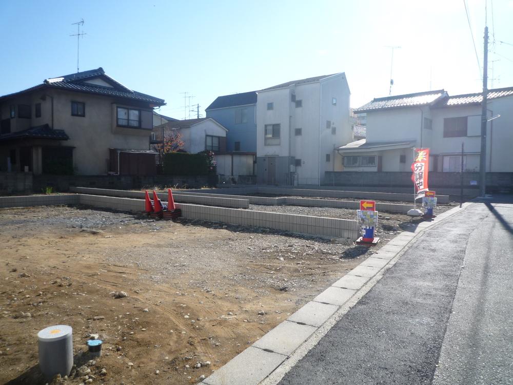 Local photos, including front road. Local (12 May 2013) Shooting