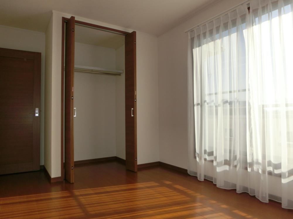 Receipt. But is the impression of the housing, Wider size compared to other property, Storage location was also rich. I am happy that there is an attic storage!