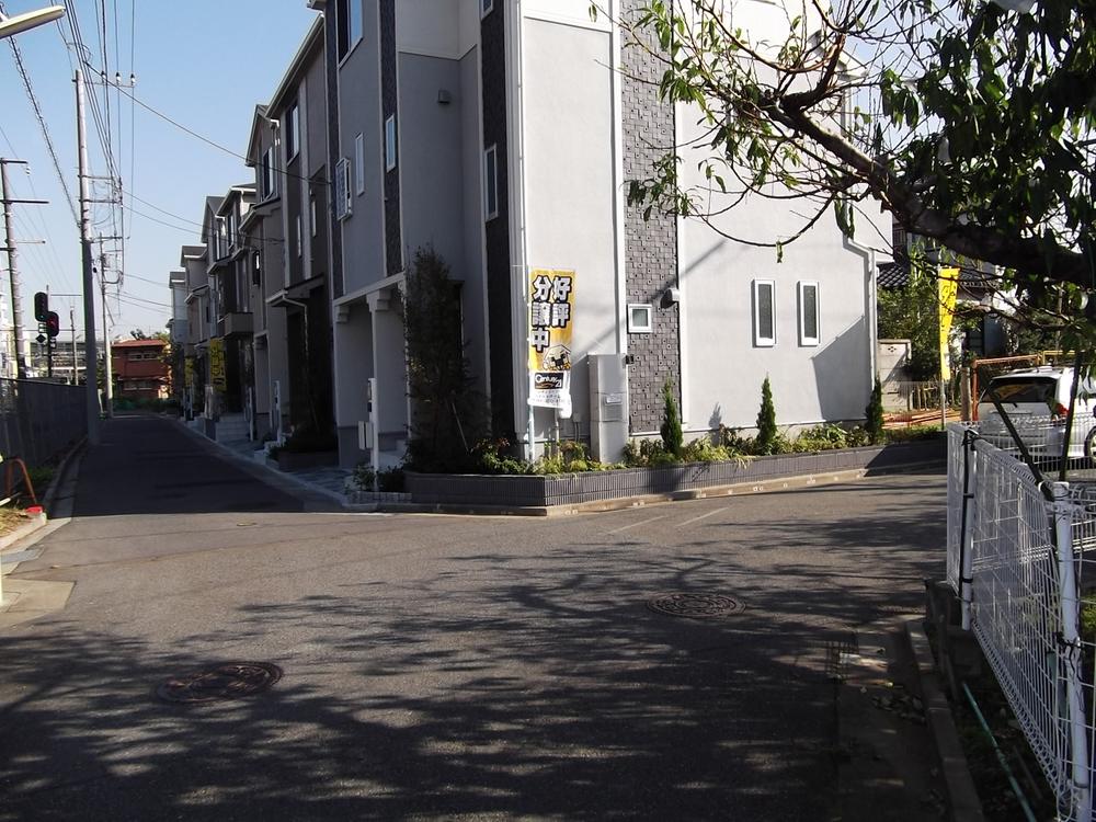 Local photos, including front road. Local (10 May 2013) Shooting