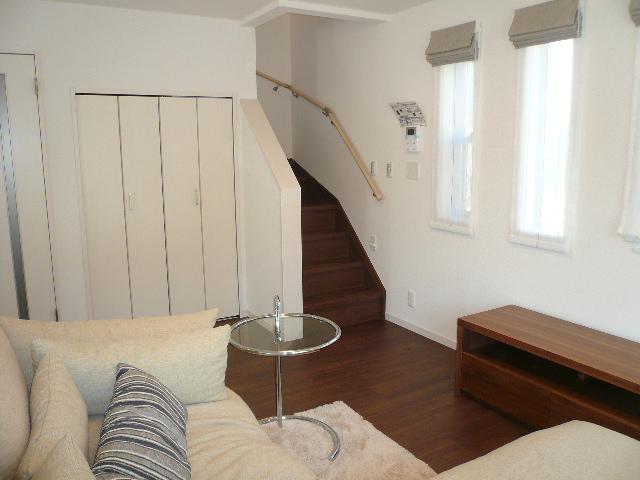 Living. 22 Building Living-in stairs