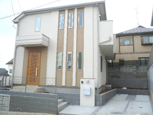 Local appearance photo. 14 Building