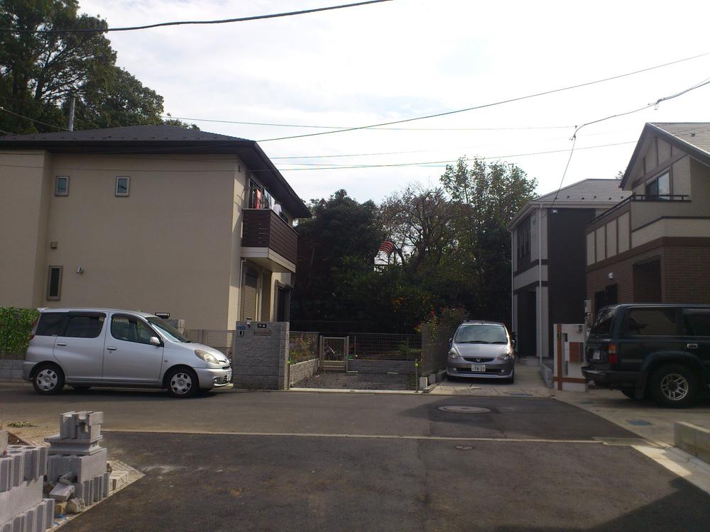 Local photos, including front road. Per yang ・ It is good in both the sense of openness! For more information Please contact voice cliff to feel free to staff.