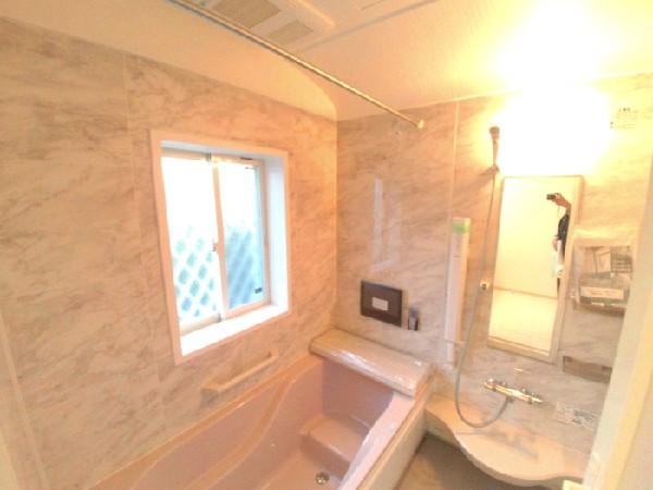 Bathroom. 1 tsubo size TV with dryer