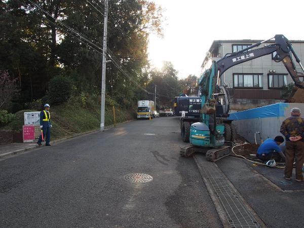 Other local. Frontal road