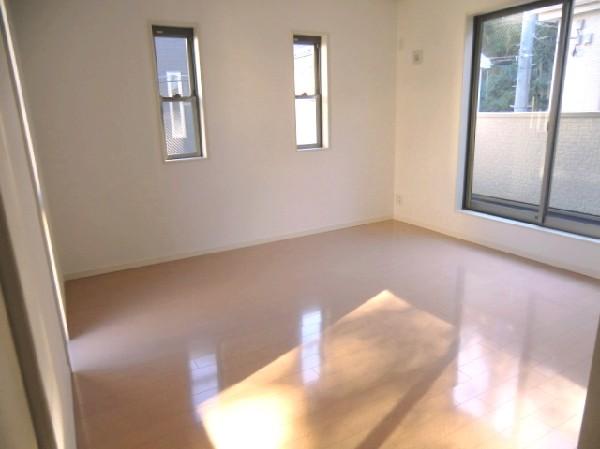 Non-living room. Second floor master bedroom, It is a good room of per yang.