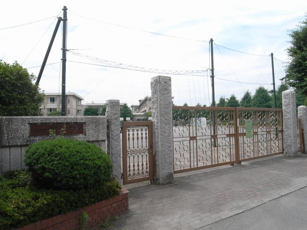 Primary school. Noborito until elementary school 670m