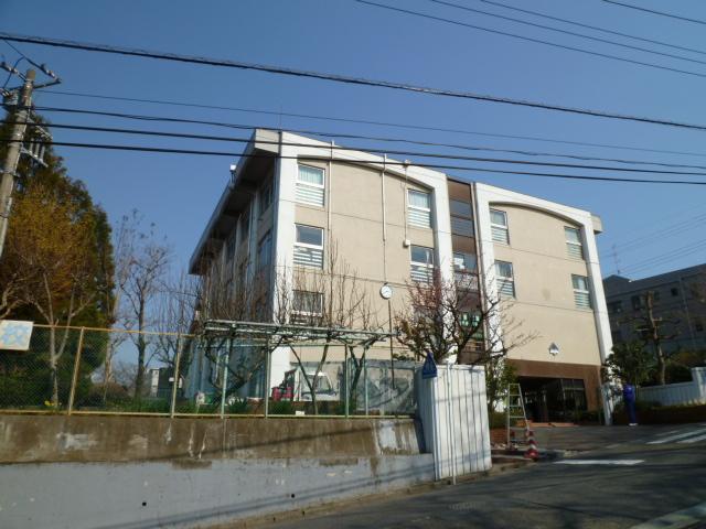 Junior high school. Masugata until junior high school 2070m