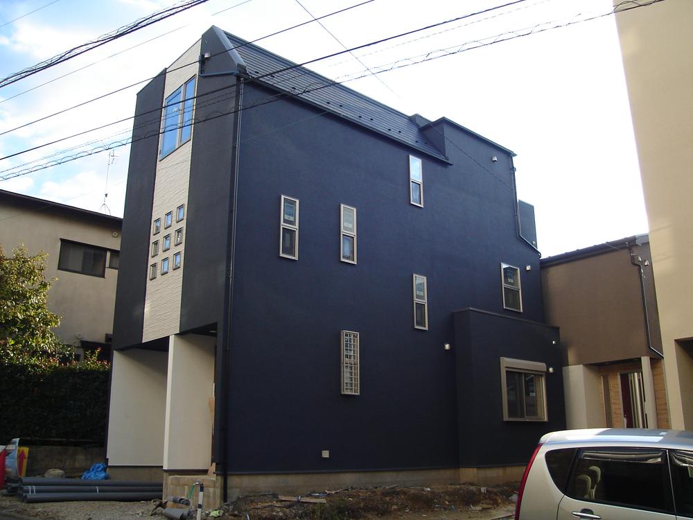 Local appearance photo. Local (10 May 2013) Shooting