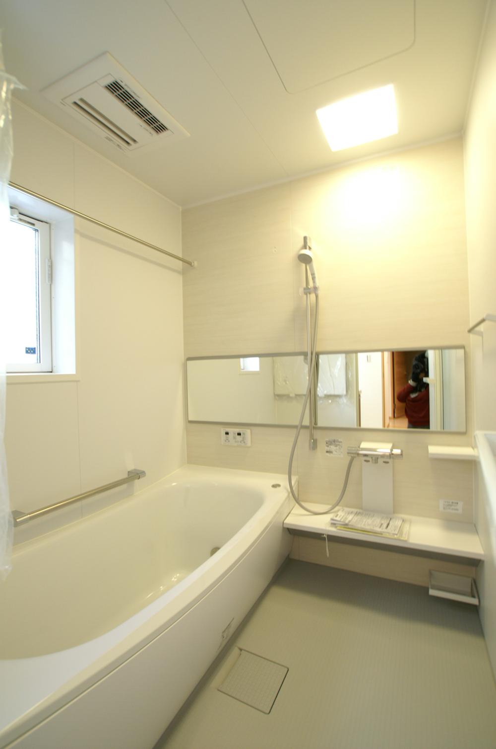 Bathroom. Indoor (11 May 2013) Shooting