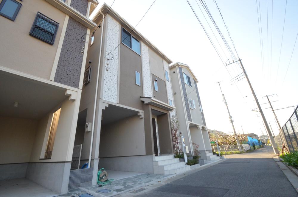 Local appearance photo. Local (11 May 2013) Shooting Building 2