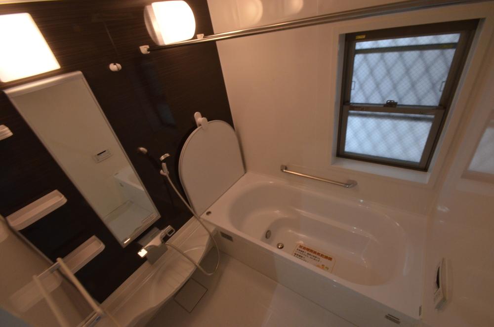 Bathroom. Indoor (11 May 2013) Shooting Building 2