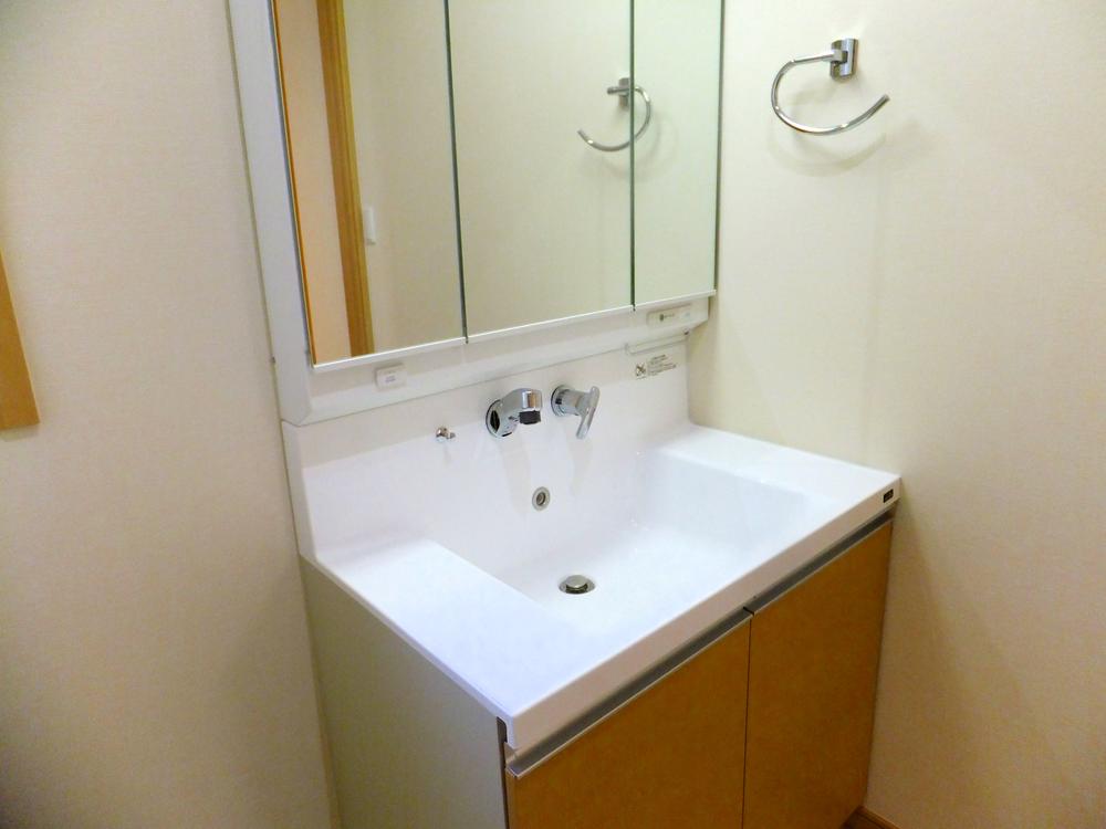 Same specifications photos (Other introspection). Wash