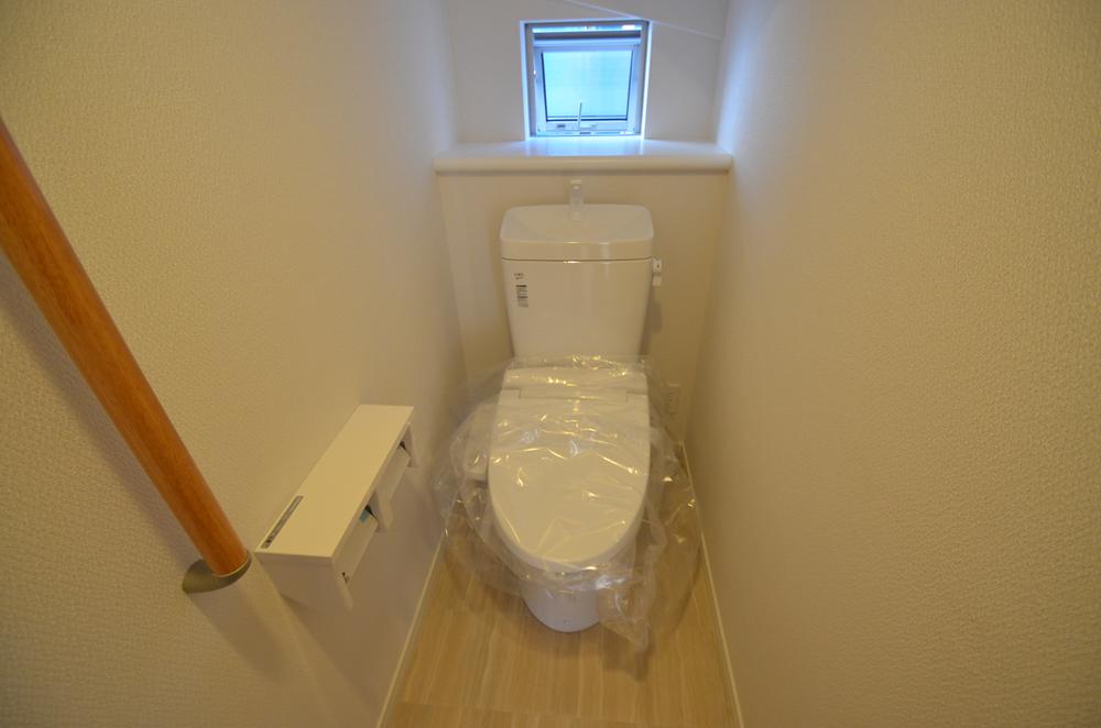 Toilet. Indoor (12 May 2013) Shooting E Building