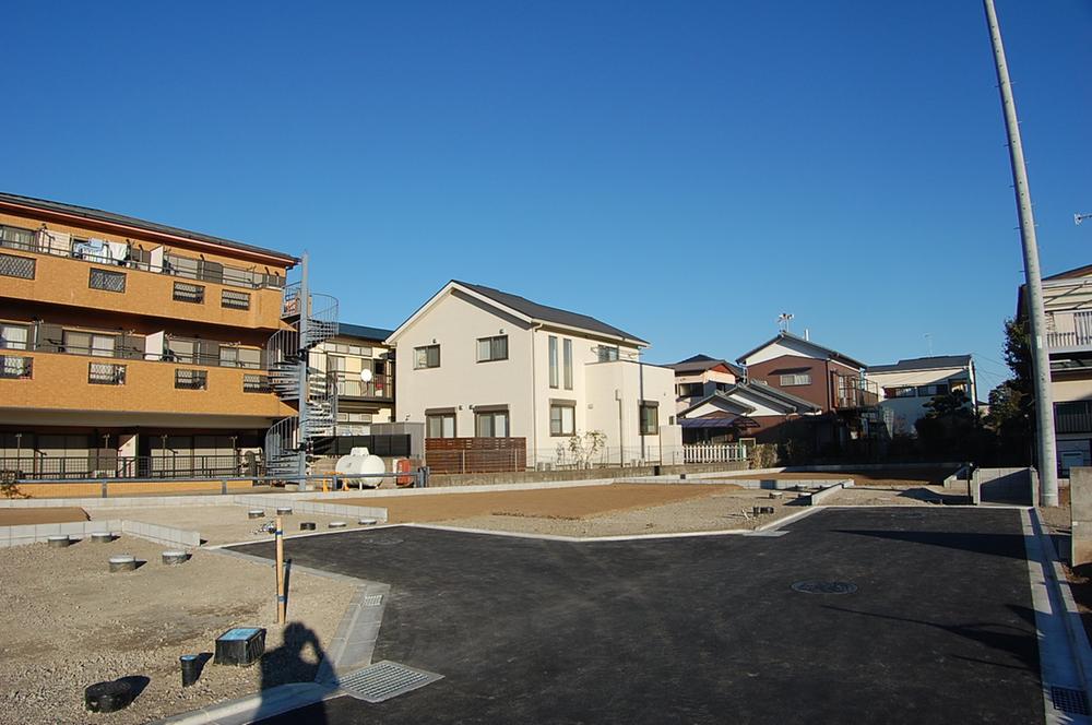 Local appearance photo. Local (11 May 2013) Shooting