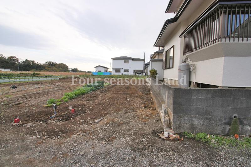 Local photos, including front road. Local (11 May 2013) Shooting