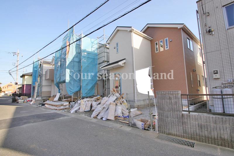 Local appearance photo. Local (12 May 2013) Shooting