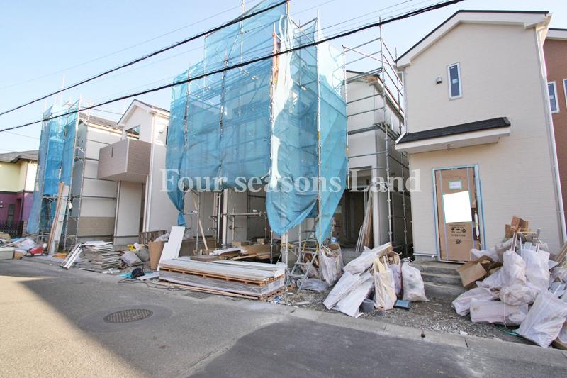 Local photos, including front road. Local (12 May 2013) Shooting