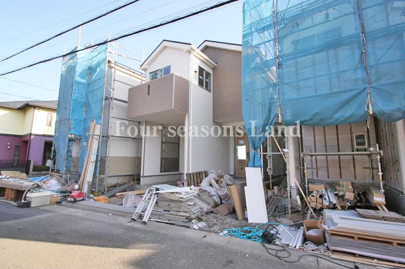 Local photos, including front road. Local (12 May 2013) Shooting