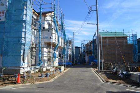 Local photos, including front road. Local (12 May 2013) Shooting