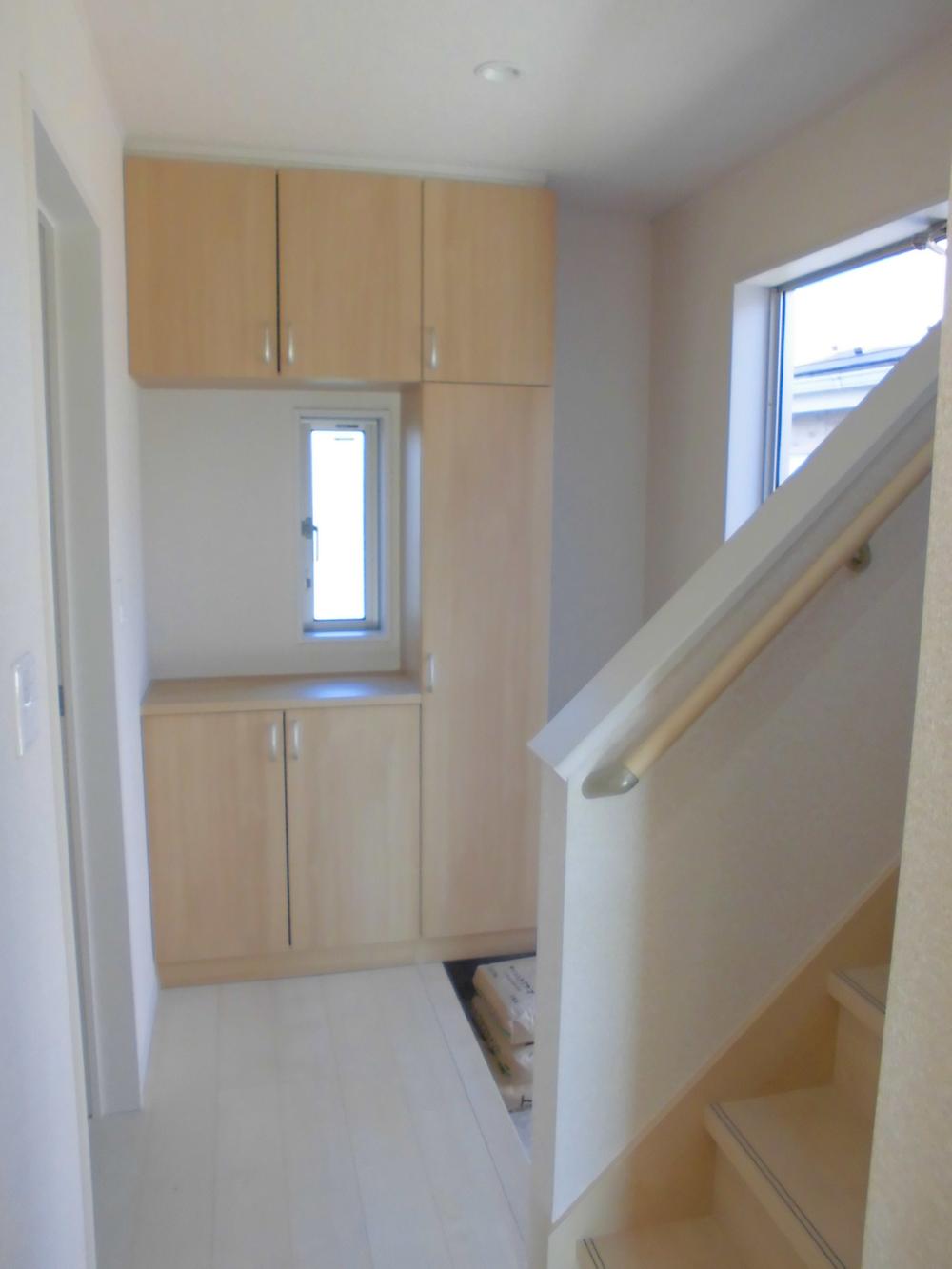 Entrance. Example of construction