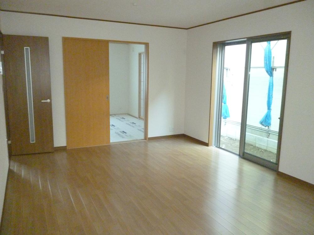 Living. Panasonic flooring Example of construction All building face-to-face kitchen Living 16 quires more