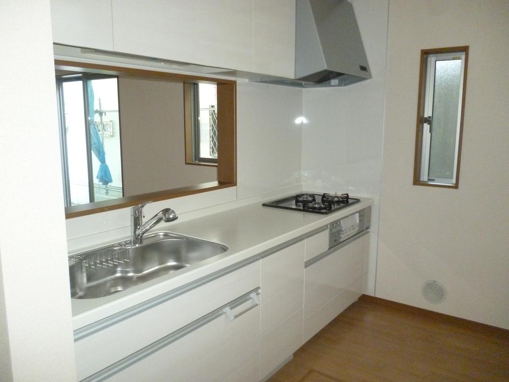 Kitchen. Fore over strike plus System kitchen Has become a bright kitchen there is a large lighting window in the kitchen.