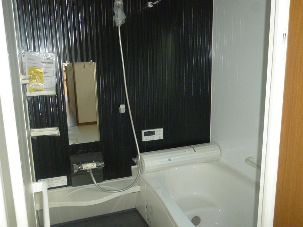 Bathroom. Loose type of Hitotsubo type With reheating function