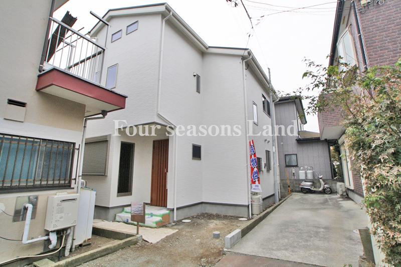 Local appearance photo. Local (11 May 2013) Shooting