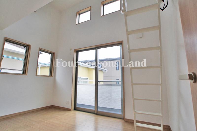 Non-living room. Indoor (11 May 2013) Shooting