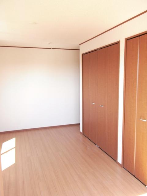 Non-living room. Same specifications