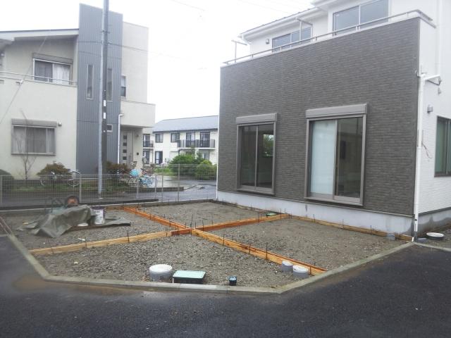 Local appearance photo. Building 3 parking Supesu, Two parallel parking, There is further room.