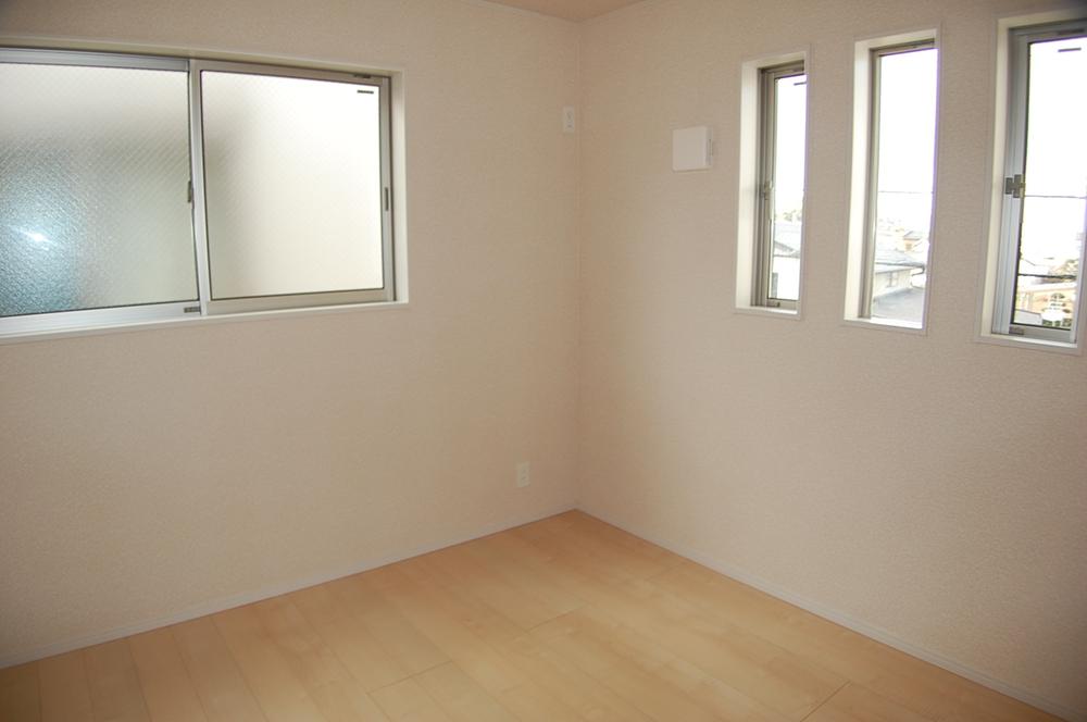 Non-living room. Indoor (12 May 2013) Shooting