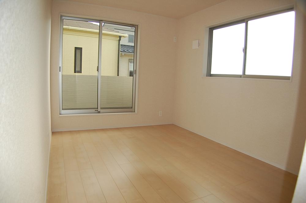 Non-living room. Indoor (12 May 2013) Shooting