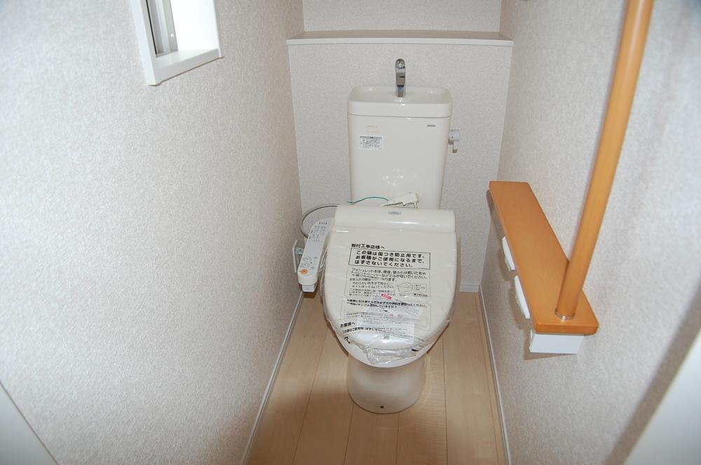 Toilet. Indoor (12 May 2013) Shooting