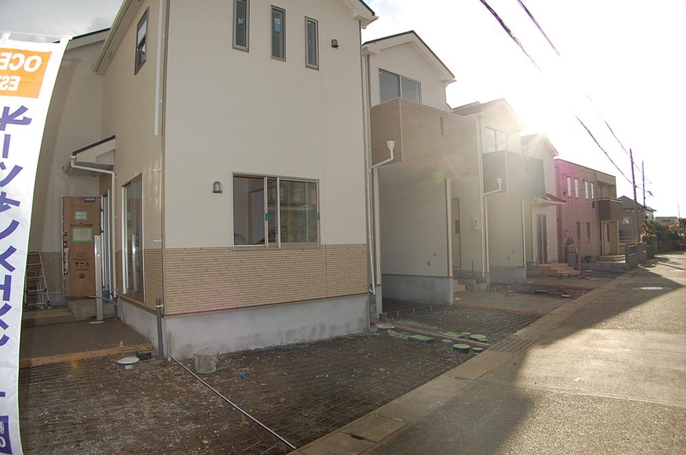 Local photos, including front road. Local (12 May 2013) Shooting